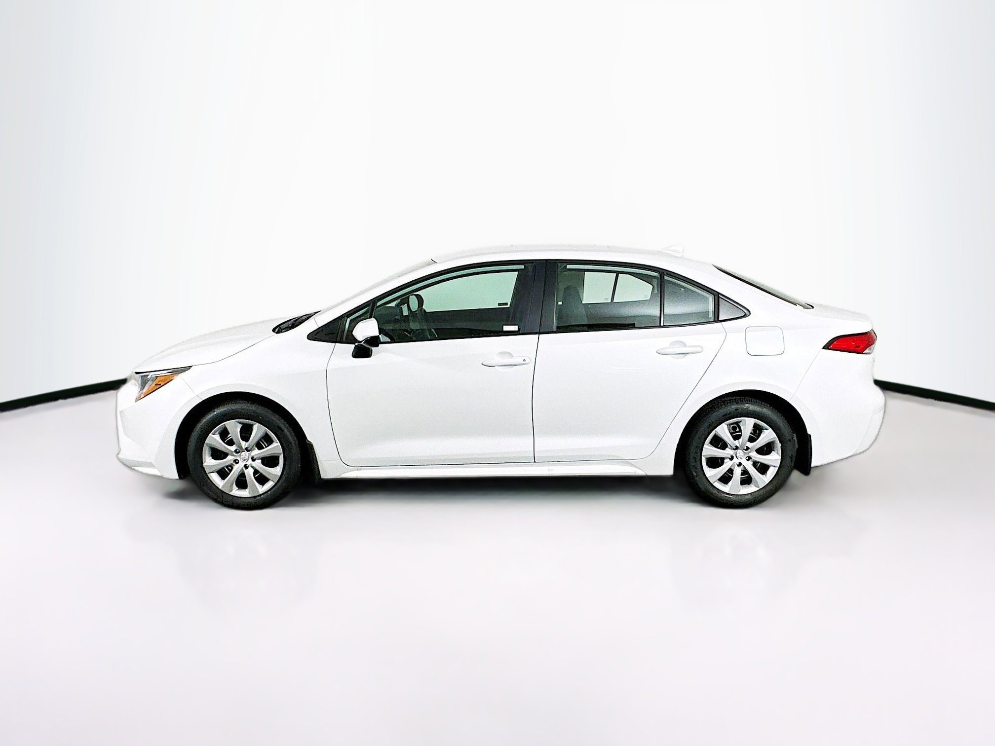 Used 2026 Toyota Corolla LE image 4