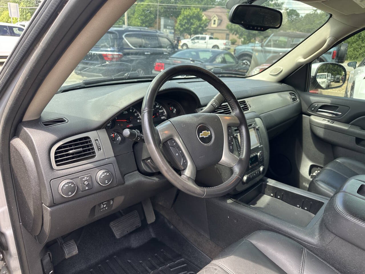 Used 2012 Chevrolet Avalanche LT AWD/4WD image 16