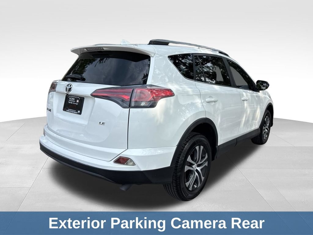 Used 2017 Toyota RAV4 LE FWD image 5