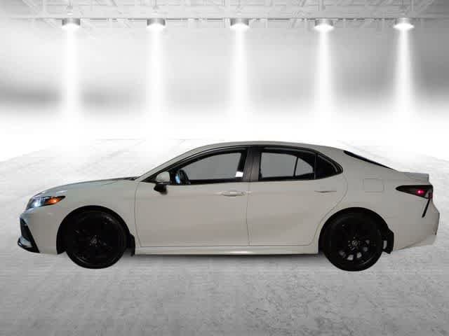 Used 2024 Toyota Camry SE FWD image 5