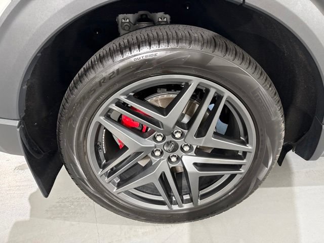 Used 2025 Ford Explorer ST AWD/4WD image 13