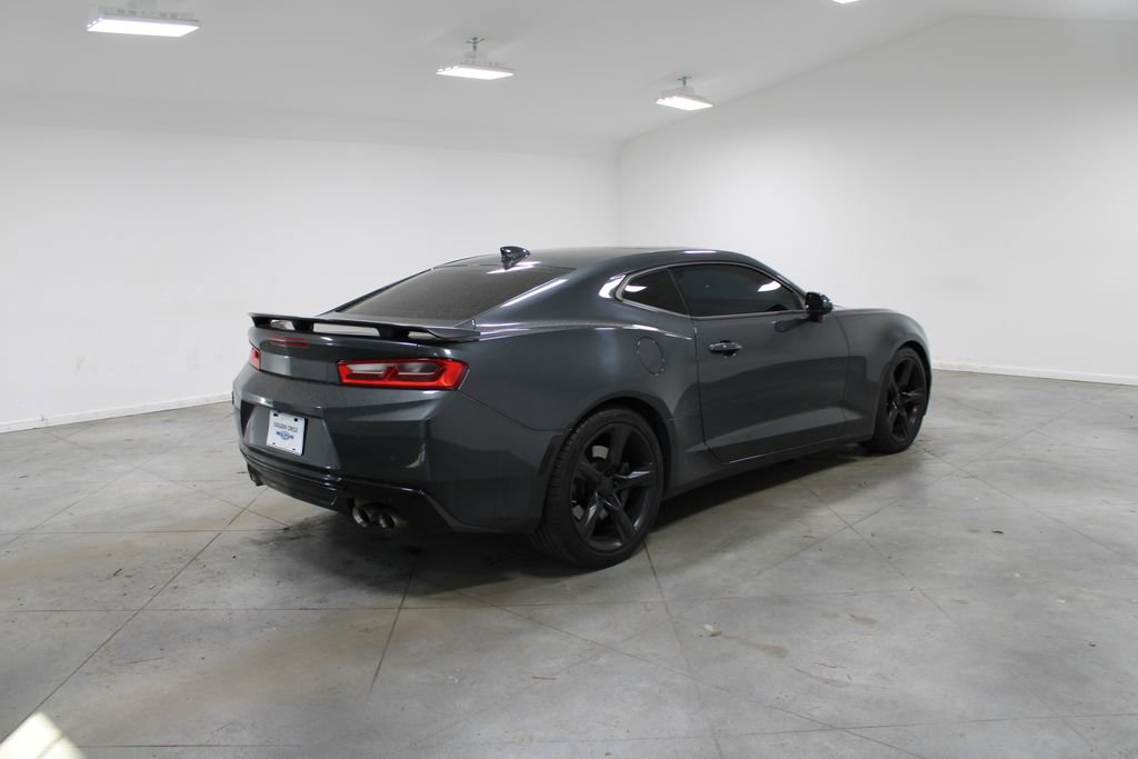 Used 2016 Chevrolet Camaro SS image 9
