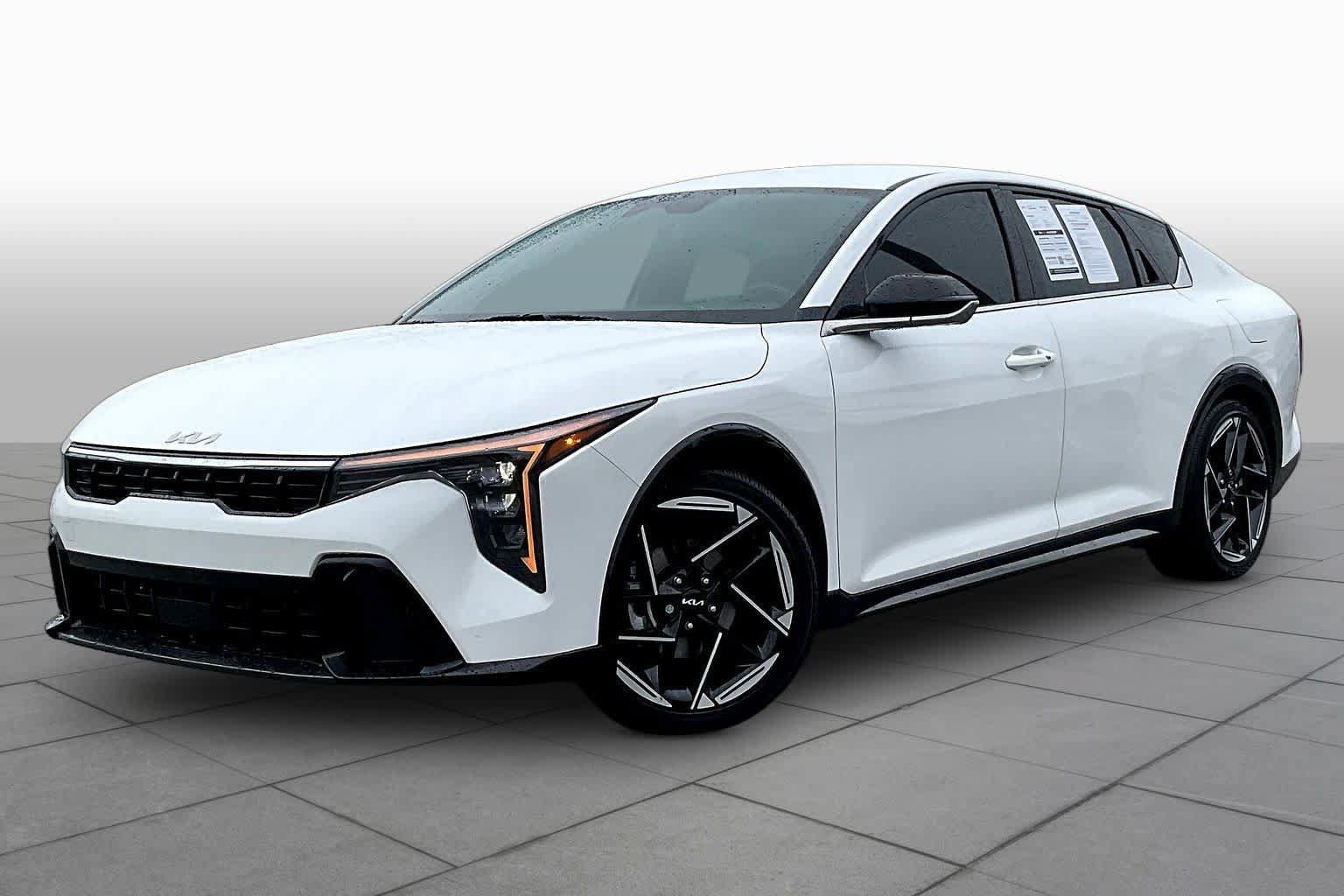 Used 2025 Kia K4 GT-Line FWD image 1
