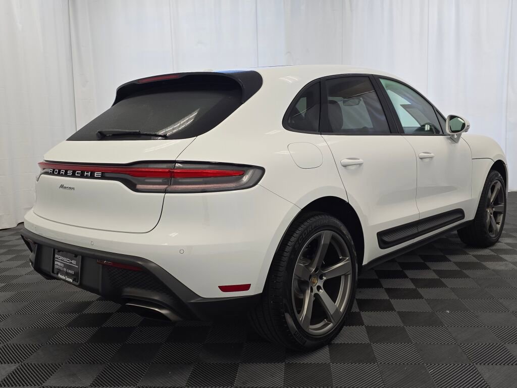 Certified 2025 Porsche Macan image 7