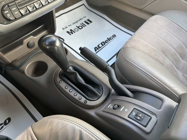 Used 2005 Chrysler Sebring Touring w/ Electronics Convenience Group image 23
