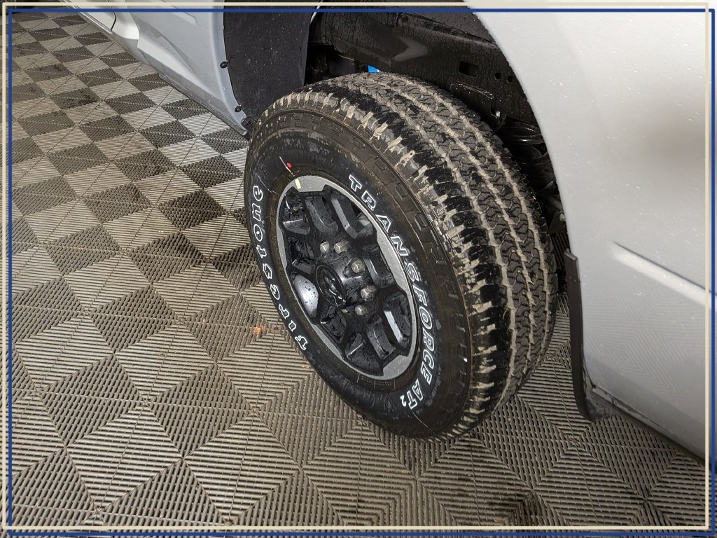New 2026 RAM 2500 Laramie AWD/4WD image 13