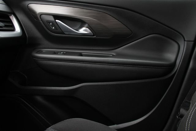 Used 2022 GMC Terrain SLE image 17