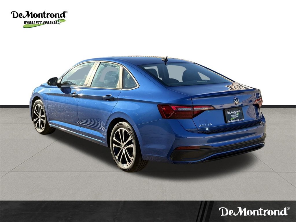 Used 2024 Volkswagen Jetta Sport image 7