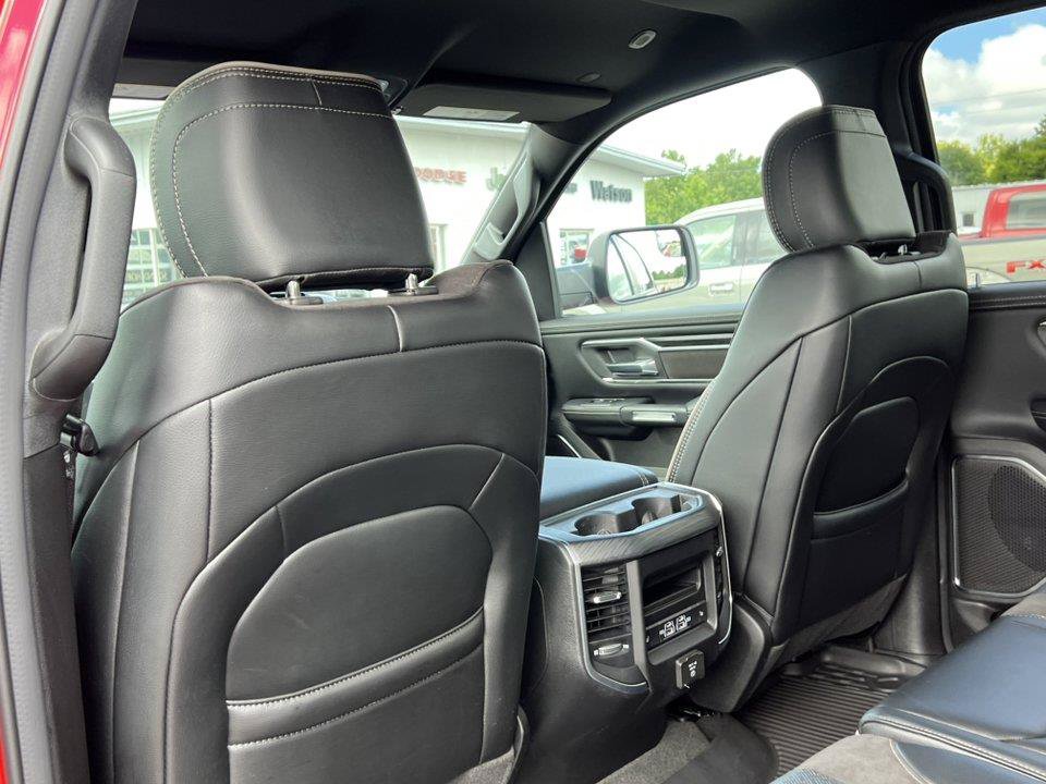 Used 2024 RAM 1500 Laramie AWD/4WD image 33