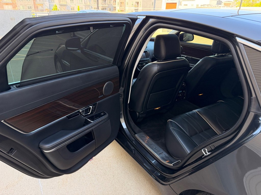 Used 2014 Jaguar XJ L Portfolio RWD image 13