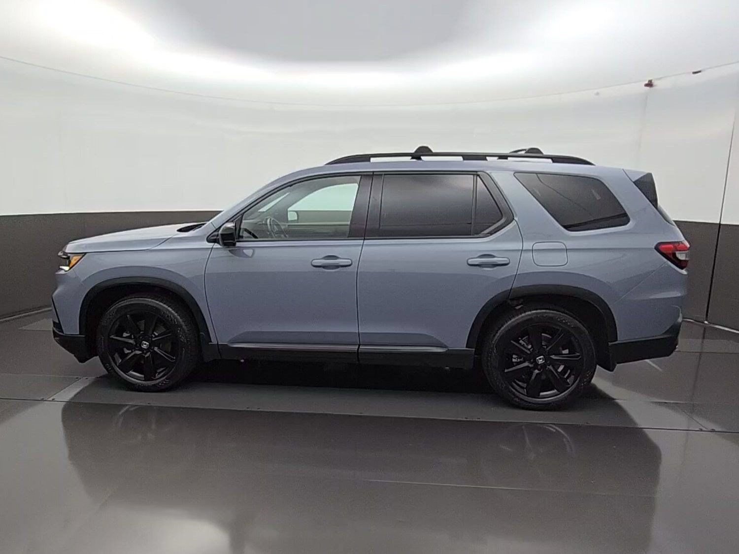 Used 2025 Honda Pilot Black Edition image 5
