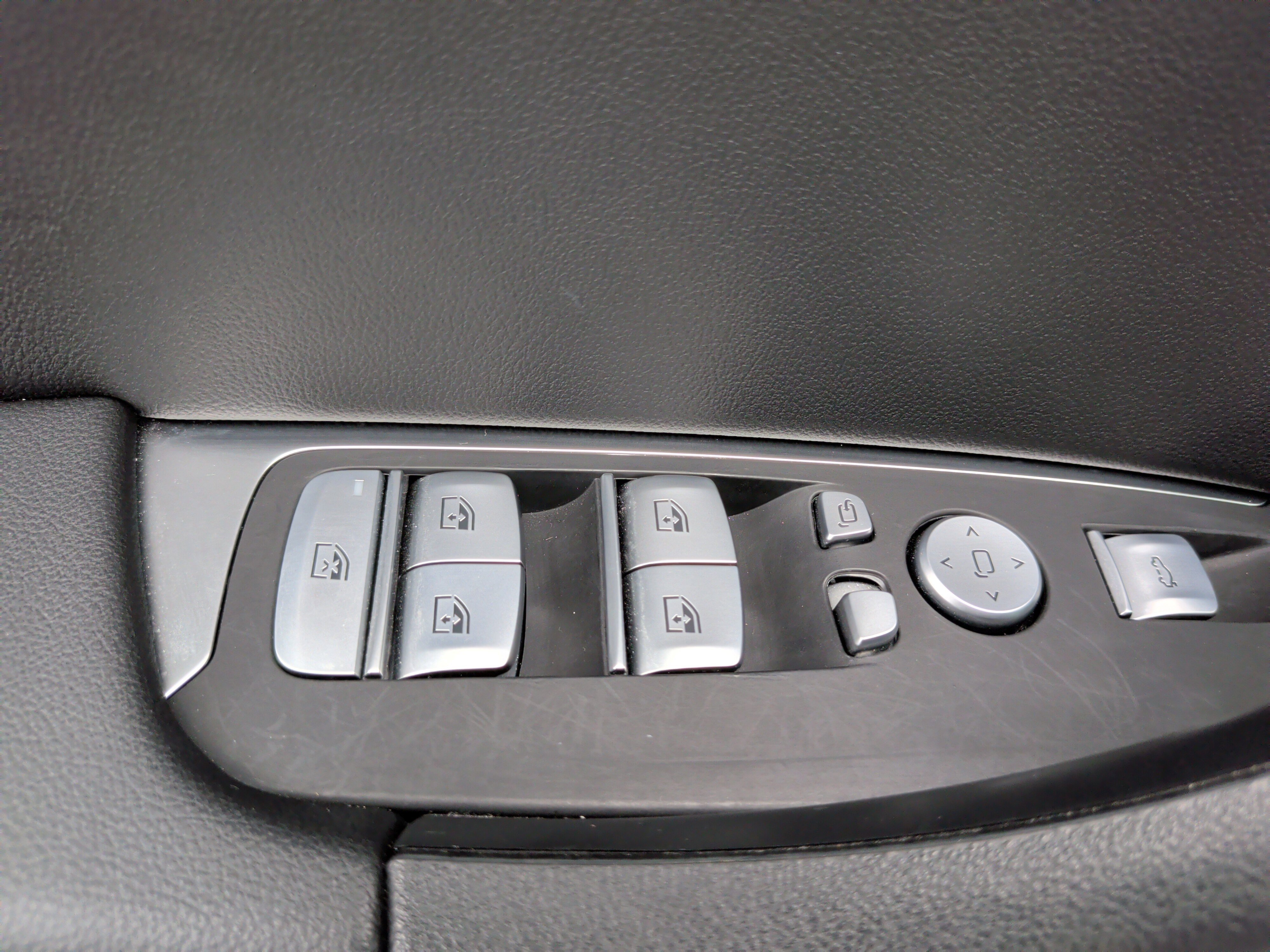 Used 2024 BMW X3 M40i w/ Premium Package image 30