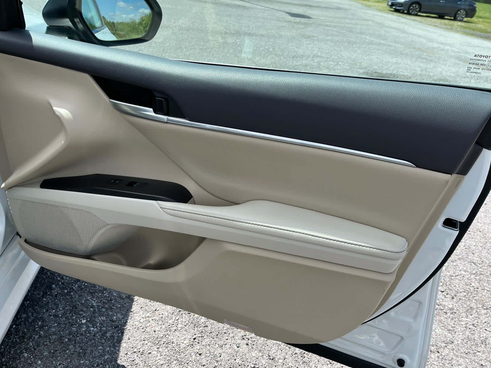 Used 2024 Toyota Camry XLE w/ Navigation Package FWD image 36
