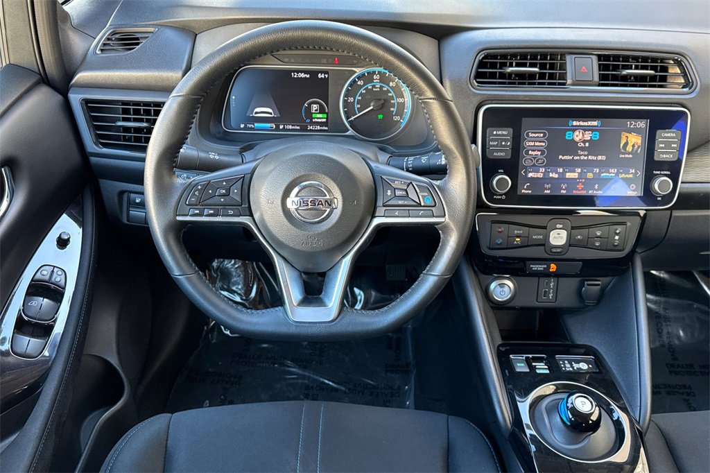 Used 2020 Nissan Leaf SV w/ SV Technology Package image 16