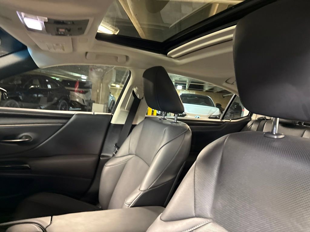 Used 2022 Lexus ES 350 w/ Premium Package FWD image 12