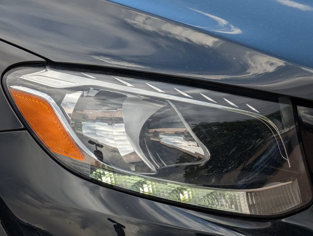 Certified 2019 Mercedes-Benz GLC 300 4MATIC image 8