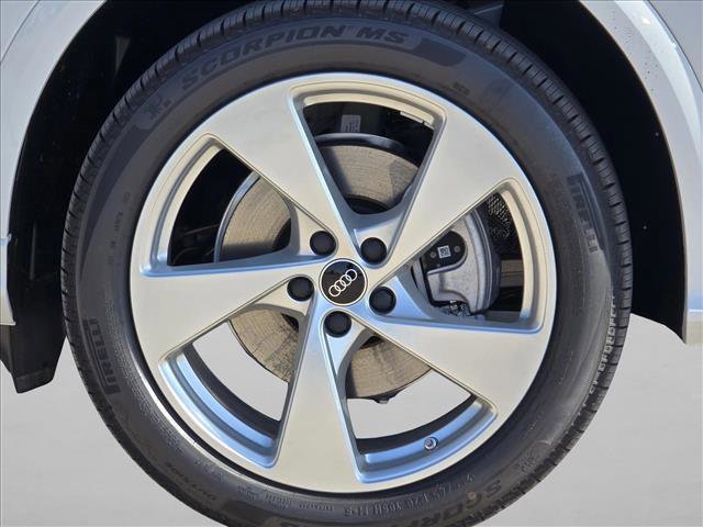 New 2025 Audi Q5 Premium Plus image 9