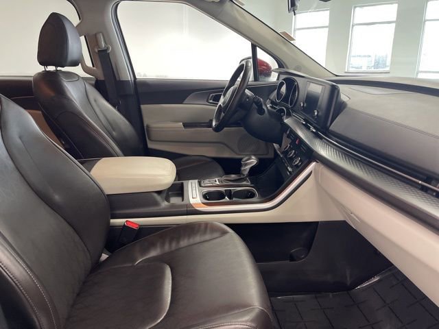 Used 2024 Kia Carnival LX image 26