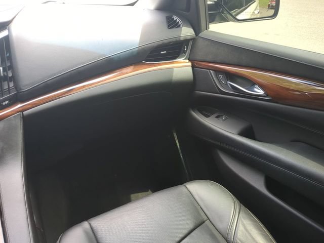 Used 2015 Cadillac Escalade ESV Luxury AWD/4WD image 16