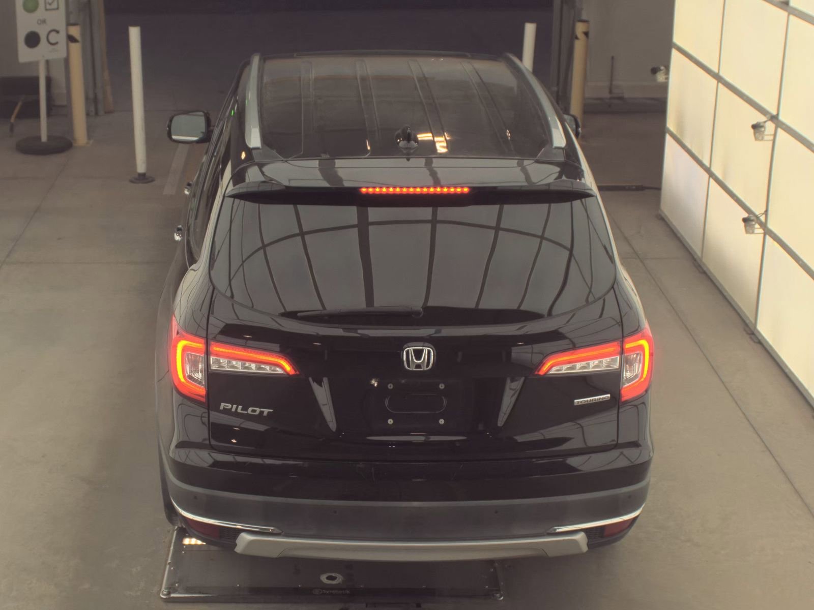 Used 2019 Honda Pilot Touring image 6