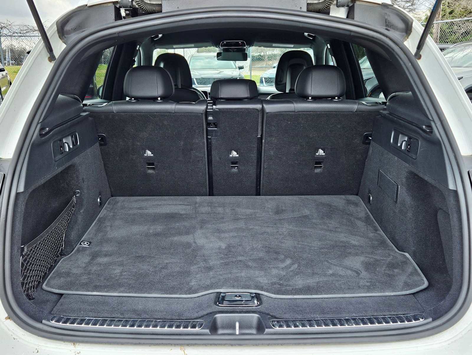 Used 2024 Mercedes-Benz GLC 300 4MATIC image 34