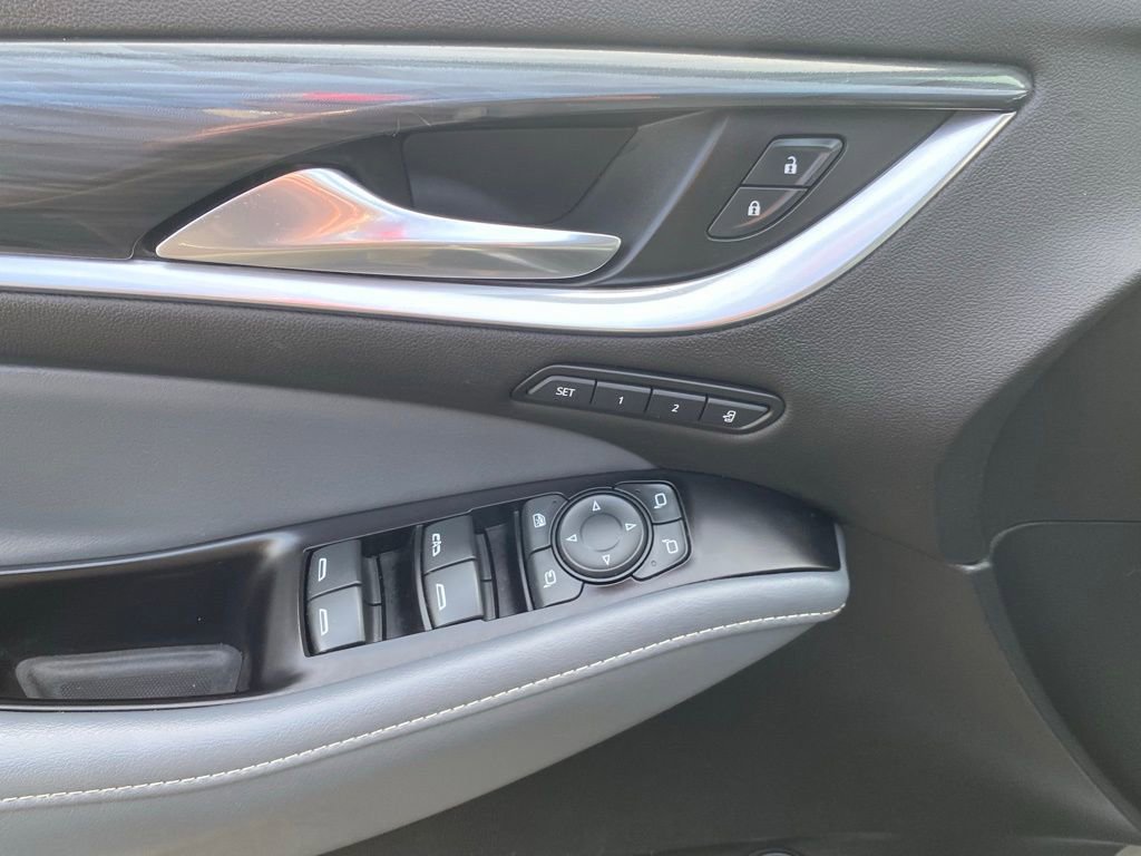 Used 2020 Buick Enclave Premium w/ Sun and Sites Package image 23