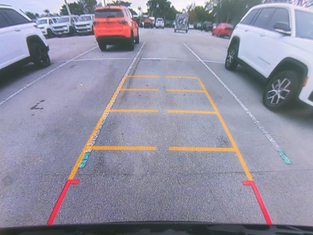 Used 2020 Chevrolet Traverse RS image 23