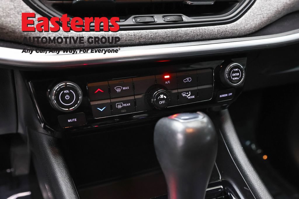 Used 2022 Jeep Compass Latitude AWD/4WD image 19