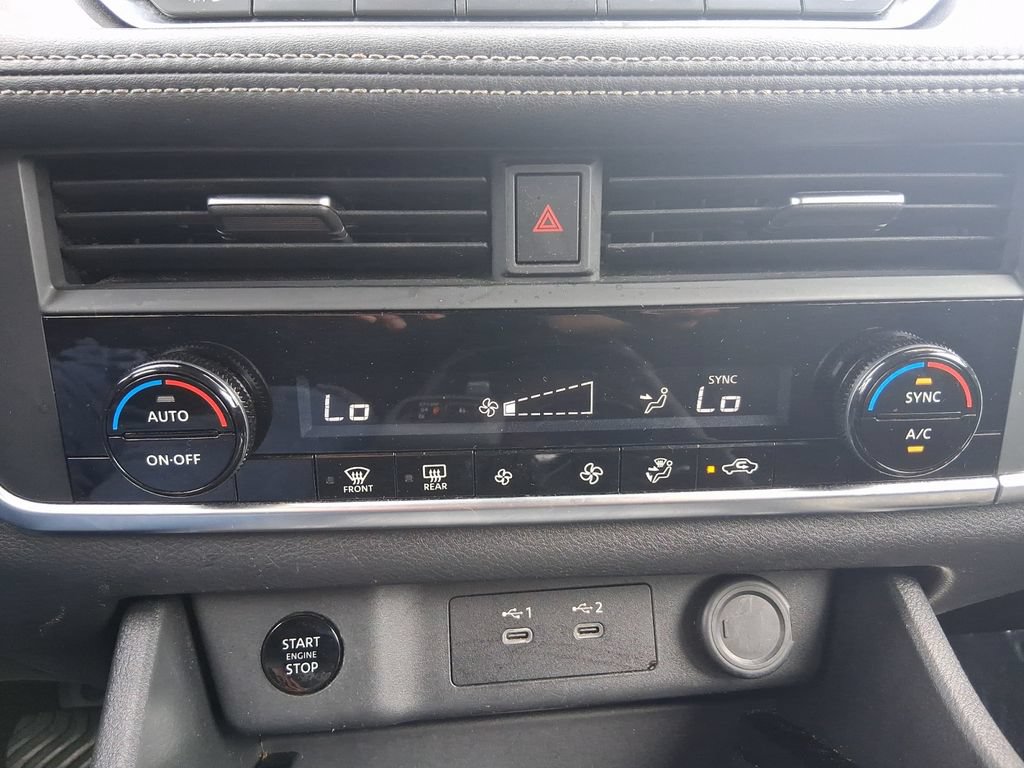 Used 2025 Nissan Rogue SV FWD image 19
