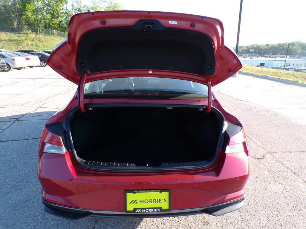 Certified 2023 Hyundai Elantra Limited FWD image 19