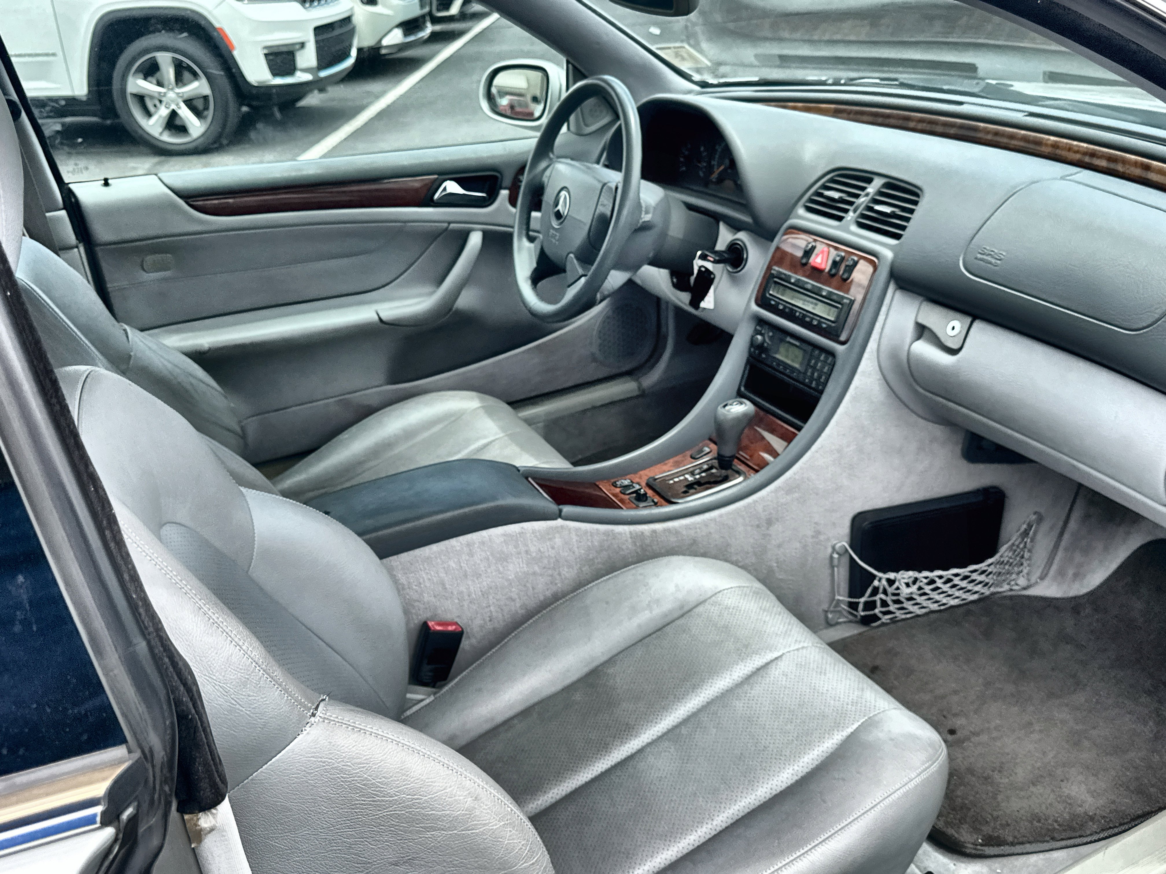 Used 1999 Mercedes-Benz CLK 320 Coupe image 27