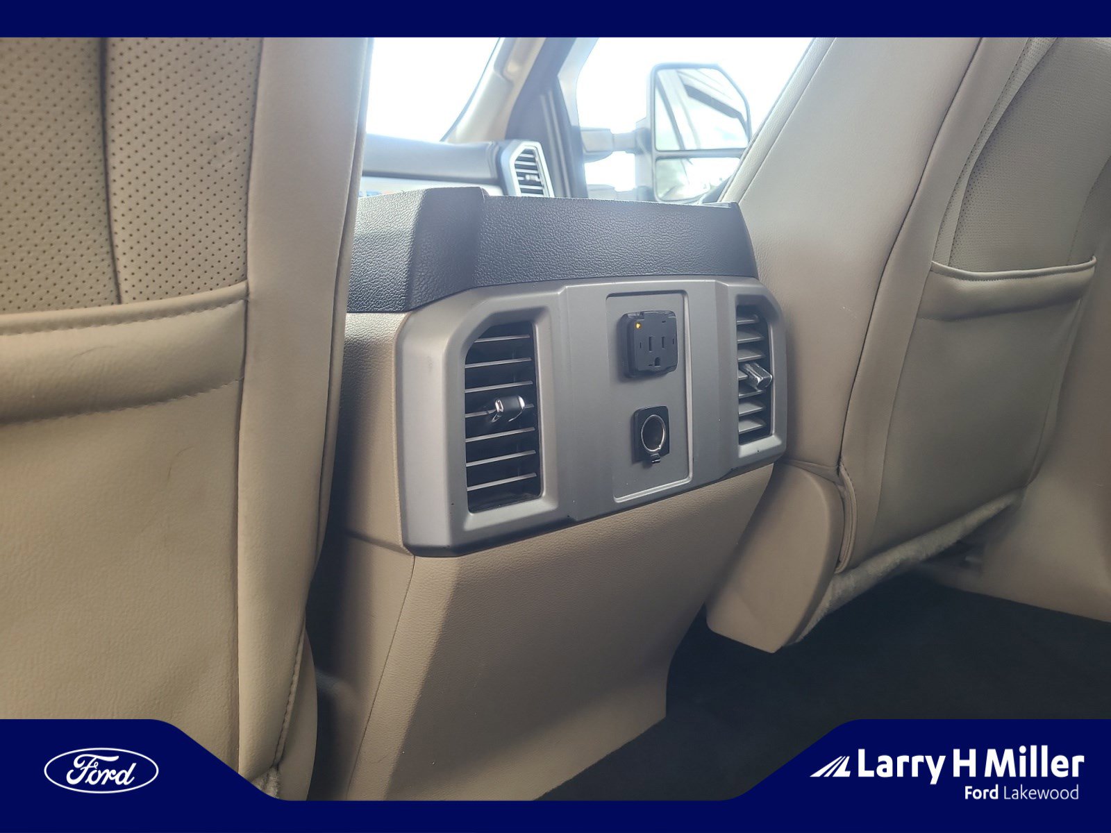 Used 2017 Ford F250 Lariat w/ Chrome Package AWD/4WD image 32