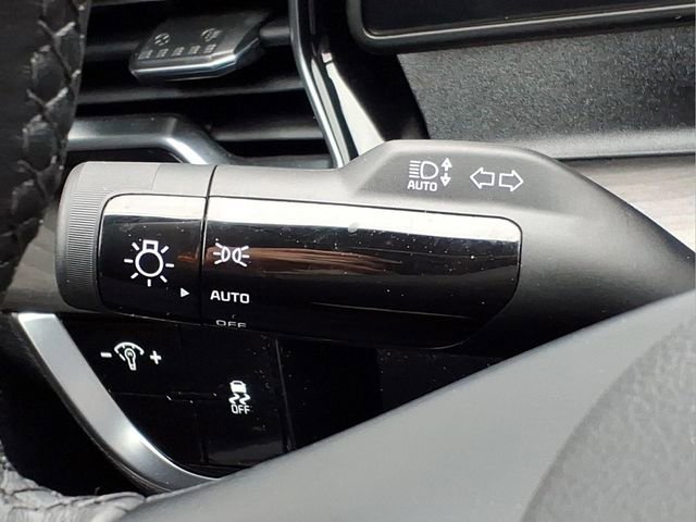 Used 2025 Kia Sportage X-Line AWD/4WD image 30