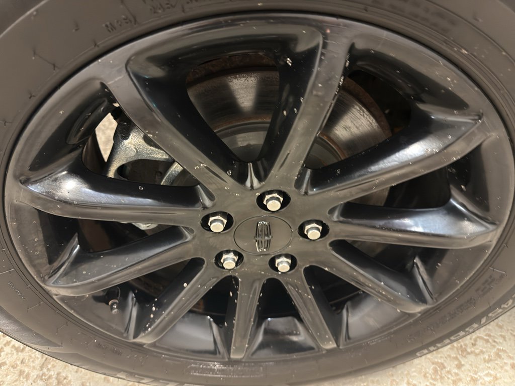 Used 2012 Lincoln MKX AWD image 35