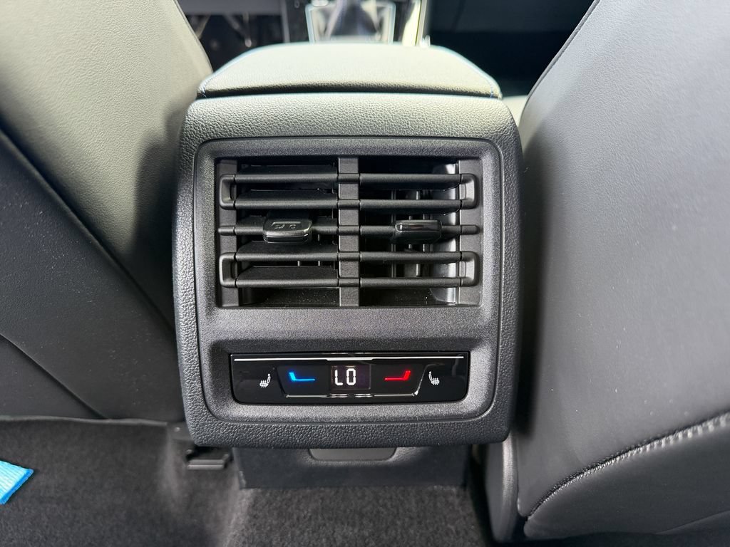 Used 2024 Volkswagen Golf R AWD/4WD image 25