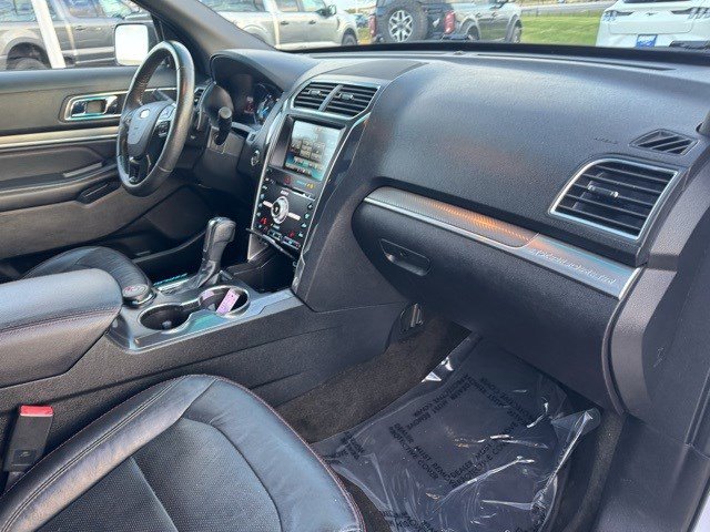Used 2016 Ford Explorer Sport image 41