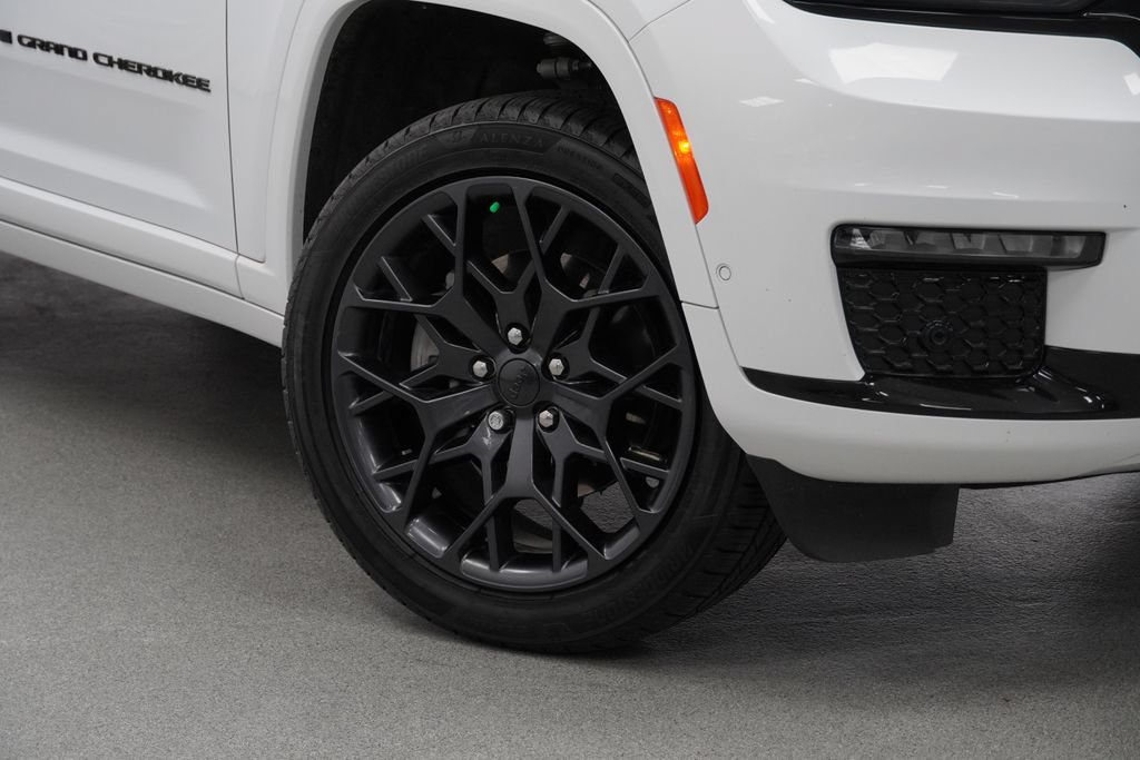 Certified 2025 Jeep Grand Cherokee L Summit AWD/4WD image 5