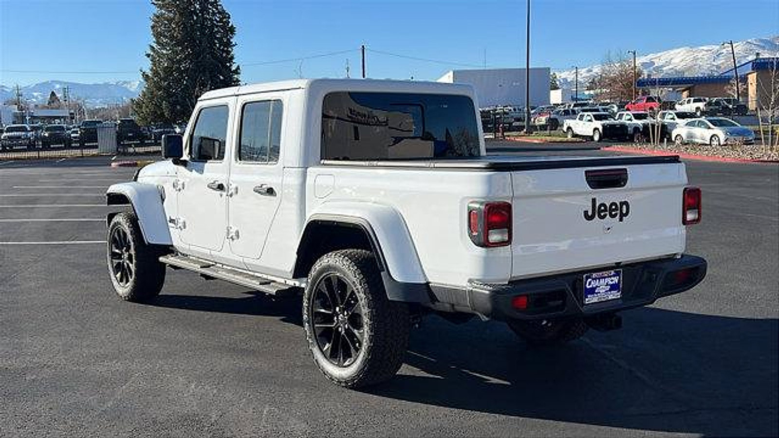 Used 2025 Jeep Gladiator Sport image 8