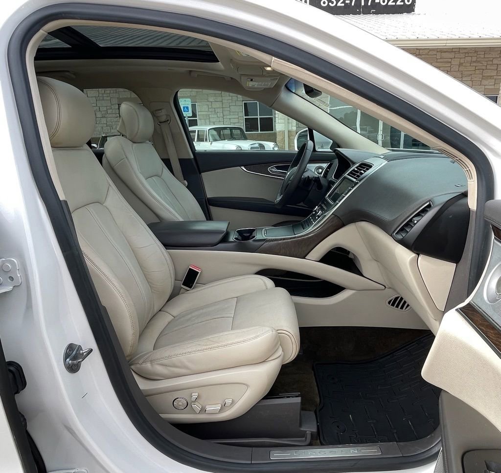 Used 2016 Lincoln MKX Reserve w/ Luxury Package image 31