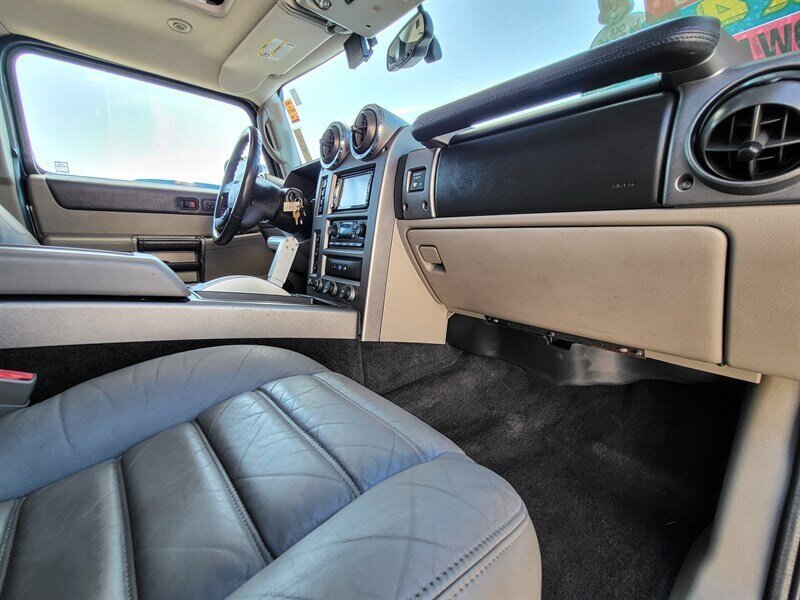 Used 2003 HUMMER H2 w/ Preferred Equipment Group AWD/4WD image 18
