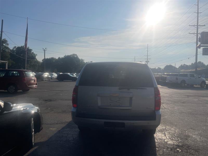 Used 2010 Chevrolet Suburban LT AWD/4WD image 6