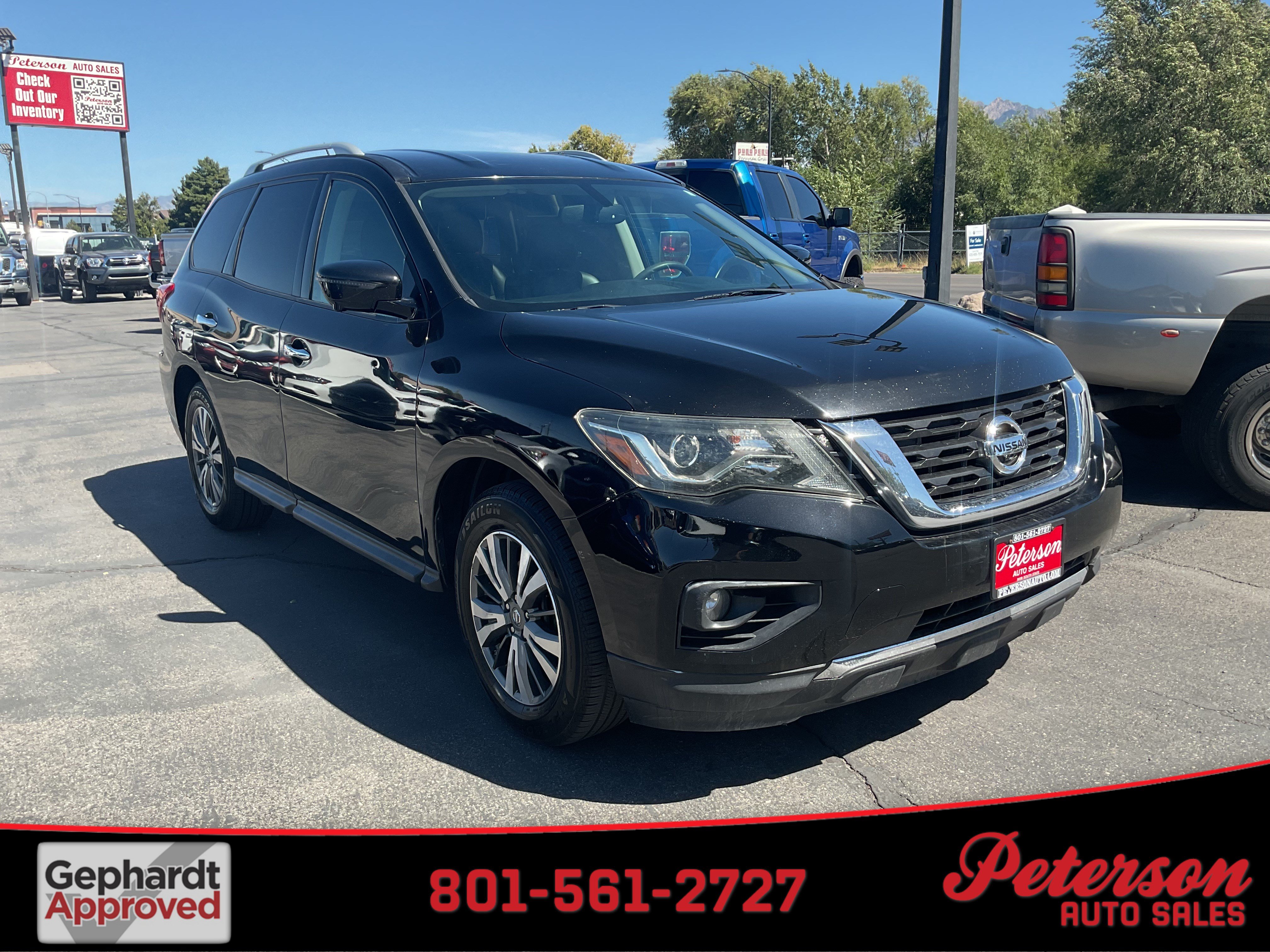 Used 2017 Nissan Pathfinder SL AWD/4WD image 1