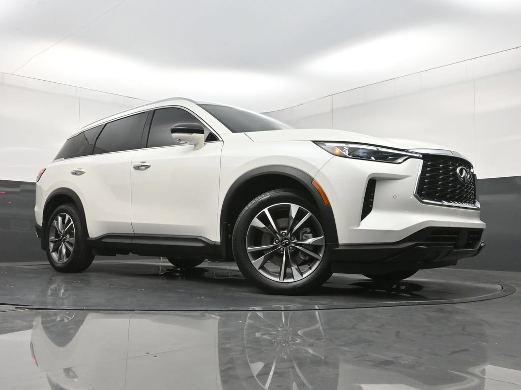 Used 2023 INFINITI QX60 Luxe w/ Vision Package FWD image 30