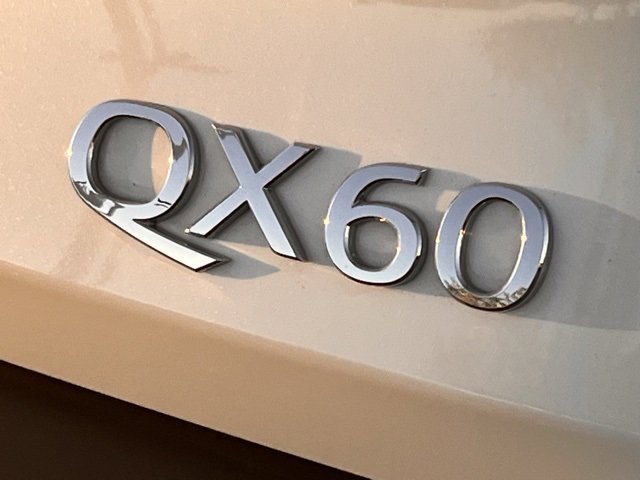 Certified 2025 INFINITI QX60 Luxe w/ Vision Package image 33