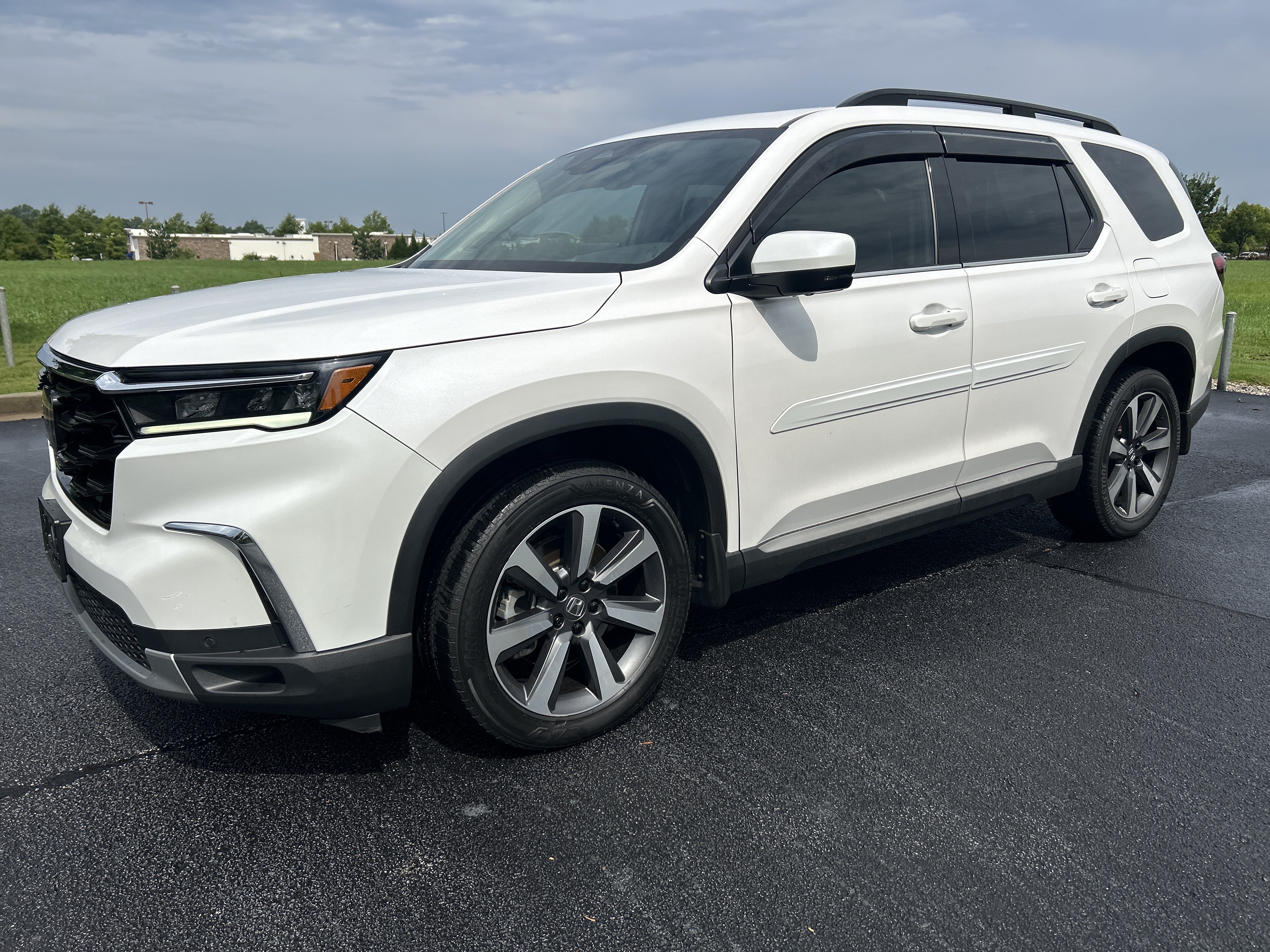 Used 2025 Honda Pilot Elite image 5