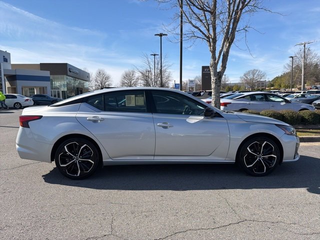 Used 2024 Nissan Altima 2.5 SR image 8