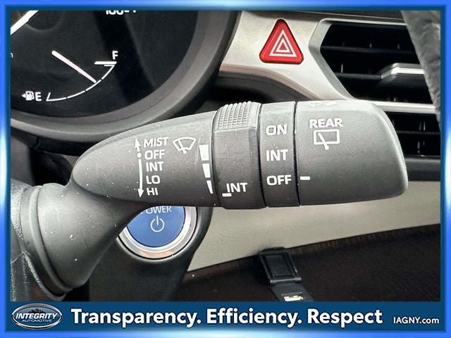 Used 2024 Toyota Sienna XLE FWD image 35