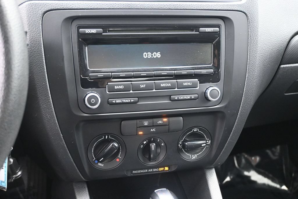 Used 2014 Volkswagen Jetta SE FWD image 11