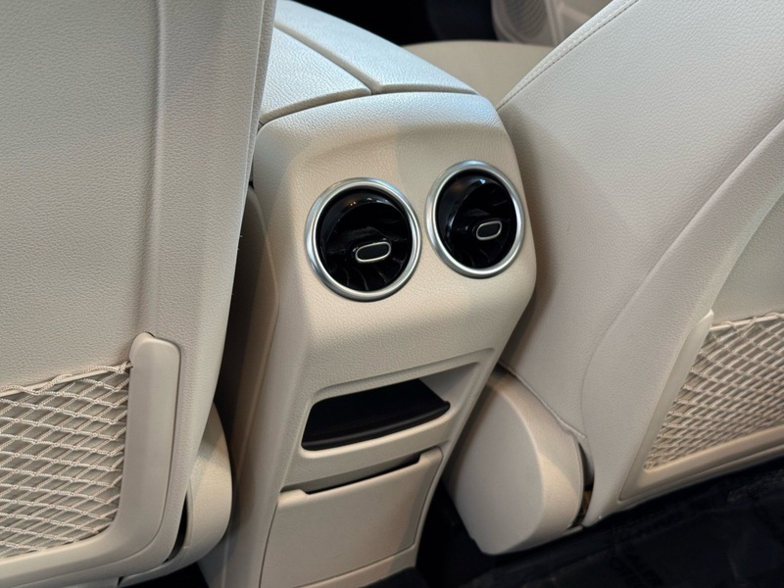 Certified 2022 Mercedes-Benz GLB 250 4MATIC w/ Premium Package Lite image 19
