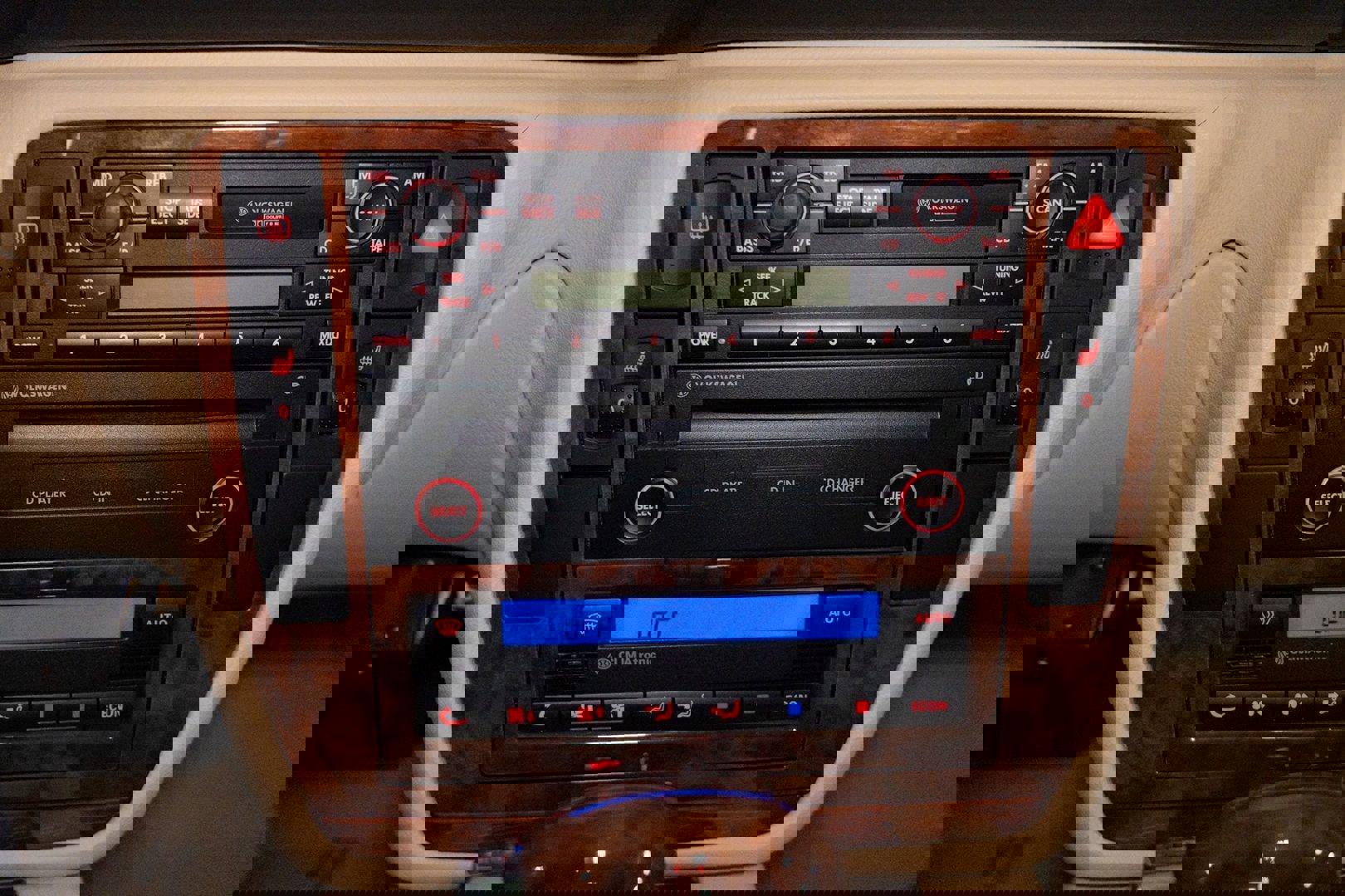 Used 2002 Volkswagen Passat GLX image 37